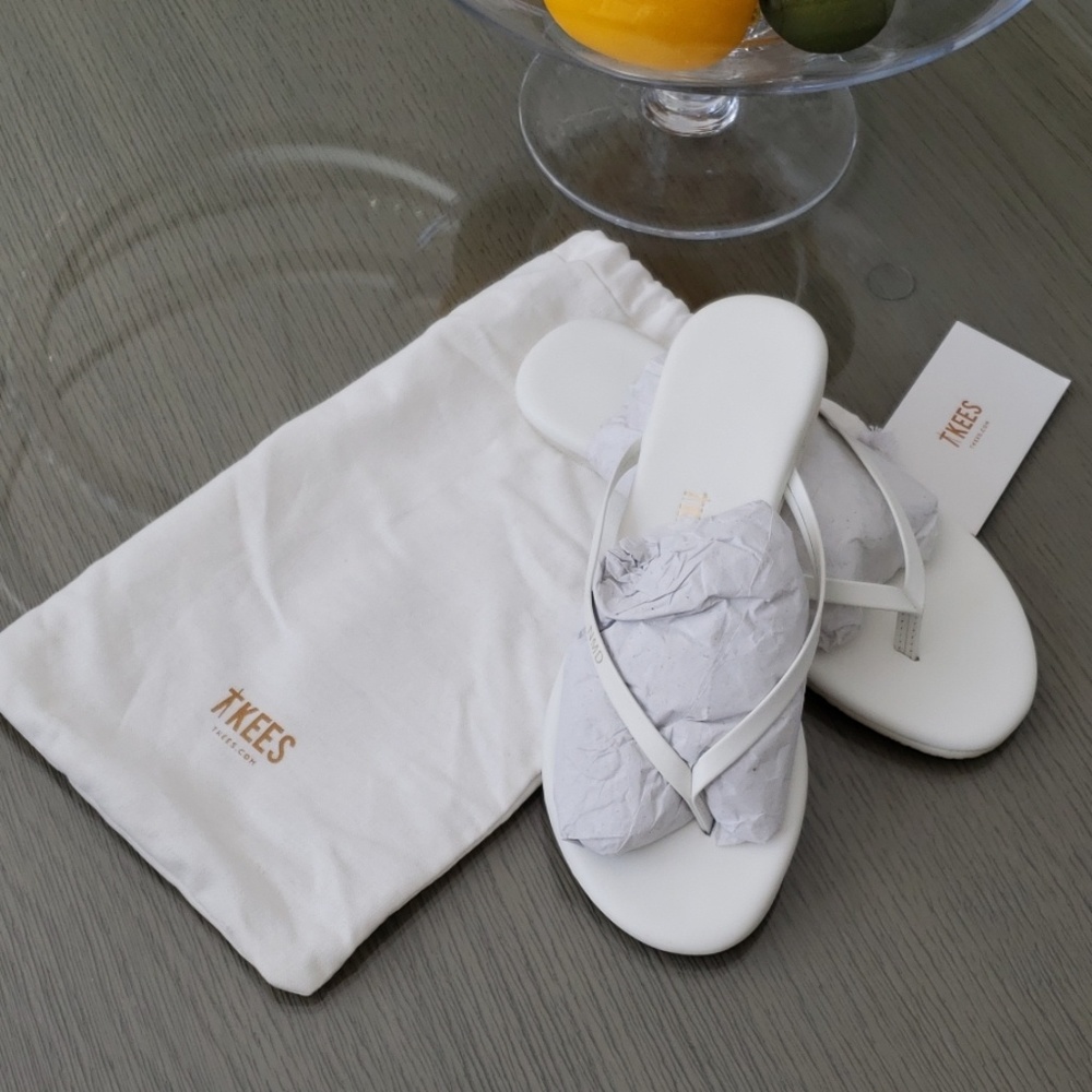 Tkees flip flops